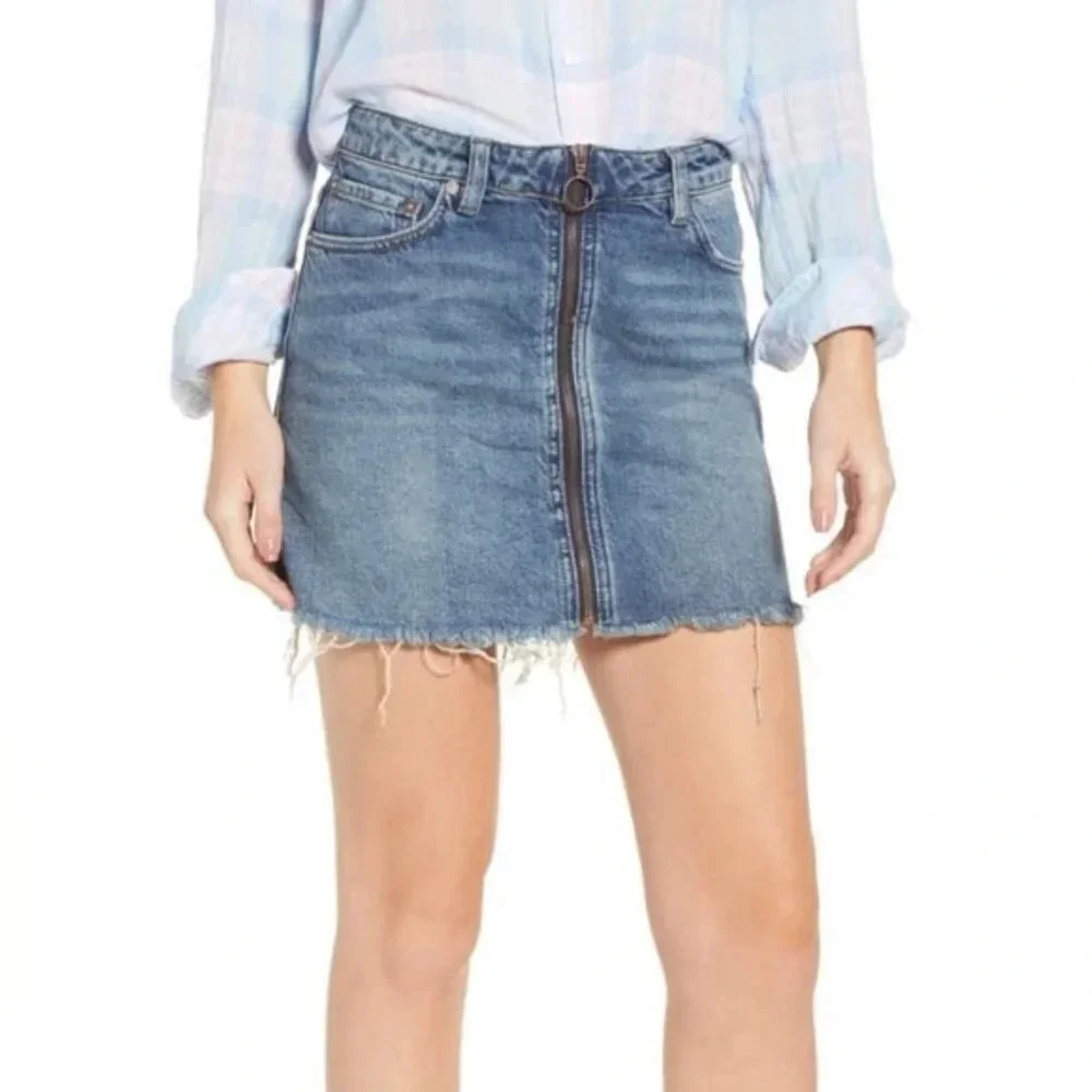 WE THE FREE Denim Zip It Up Front Mini Skirt Sz 25 Free People